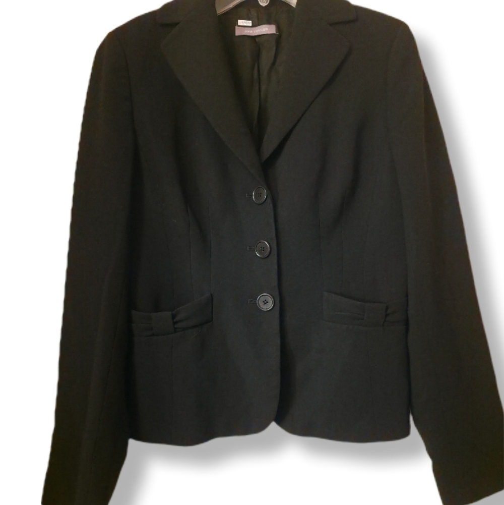 Ann Taylor Size 0 Black 3 Button Blazer